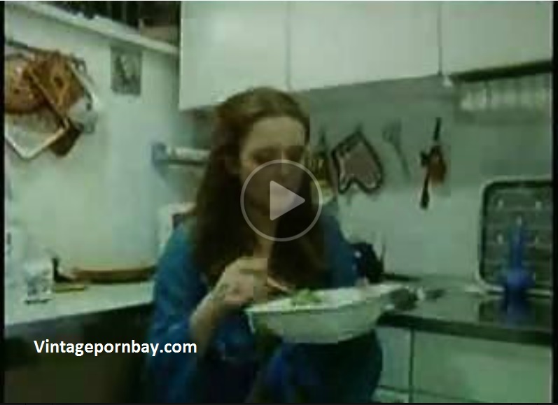 Beautiful Milf Waiting for a Quick Kitchen Fuck!